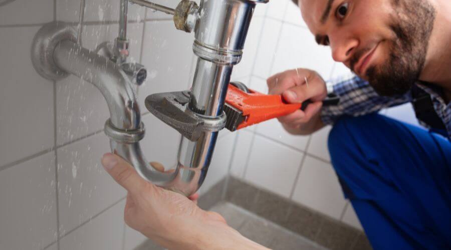 Professional same day plumber services in De Pere, WI